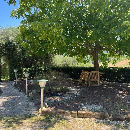 Tatil Evi Vineyard In Massignano